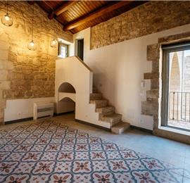  6 bedroom villa with heated pool in Modica, sleeps 18